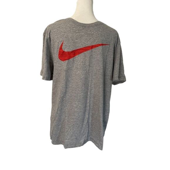 Ash Gray Nike Dri Fit Athletic Fit Short Sleeve T-Shirt - Large - Picture 1 of 3